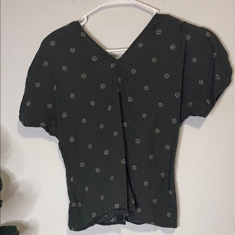 Madewell Dark Green Floral fitted Blouse with puff sleeve